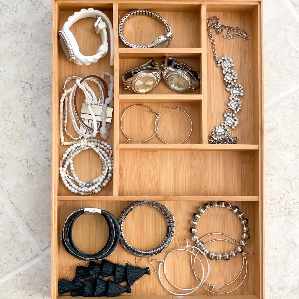 Bamboo desk organizer with jewelry